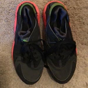 Black and pink huarache